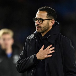 Enzo y Garnacho se quedaron sin DT: Chelsea echó a Liam Rosenior 