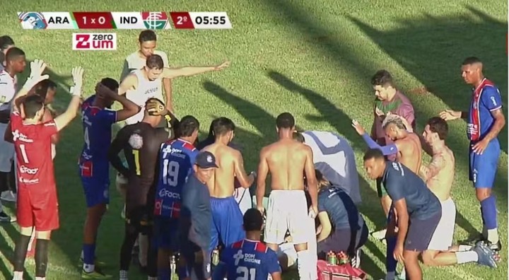 Ronaldo en el piso: temían por su vida y se pusieron a rezar.