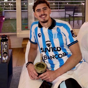 El goleador de la Ligue 1 no se olvida de su pasado en el Ascenso
