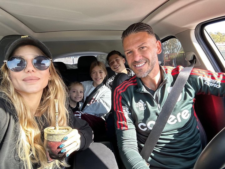 Demichelis, Evangelina y sus tres hijos.
