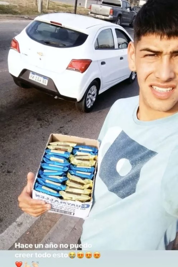 Lautaro Rivero, cuando vendía alfajores en la estación de trenes de Moreno.