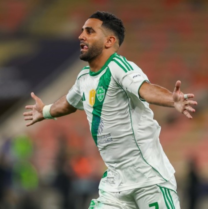 Mahrez, el autor del gol de la victoria (Al Ahli).