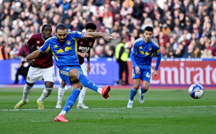 Leeds ganó en Londres por penales. (REUTERS)