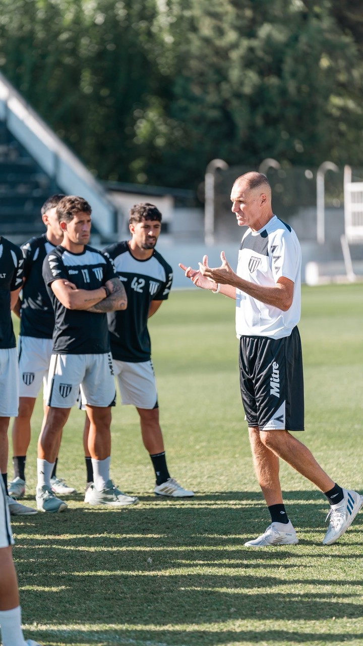 Darío Franco dirige a Gimnasia de Mendoza.