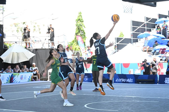 La Selección Argentina de 3x3 vs. Brasil por la medalla de bronce en los Juegos Suramericanos de la Juventud. (Prensa COA)