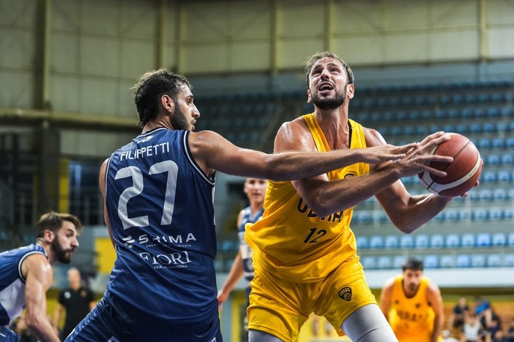 Obras vs. Independiente Oliva (LNB).
