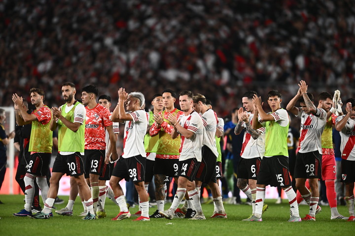 El plantel de River tras la derrota. FOTO PEDRO LAZARO FERNANDEZ