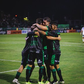 Nueva Chicago rescató un puntazo en la última contra Midland