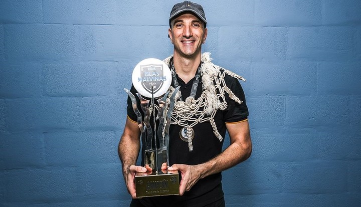 Guido Fabbris, DT de Obras campeón (LNB).