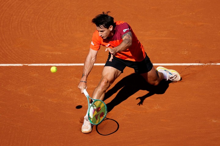 Camilo Ugo Carabelli hizo su estreno este jueves con triunfo ante el francés Gaël Monfils.
(EFE)