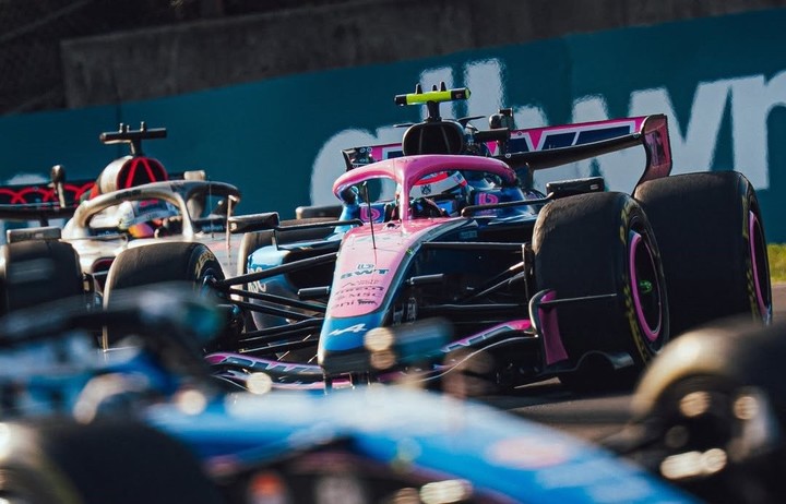 Se viene un Alpine en Palermo.