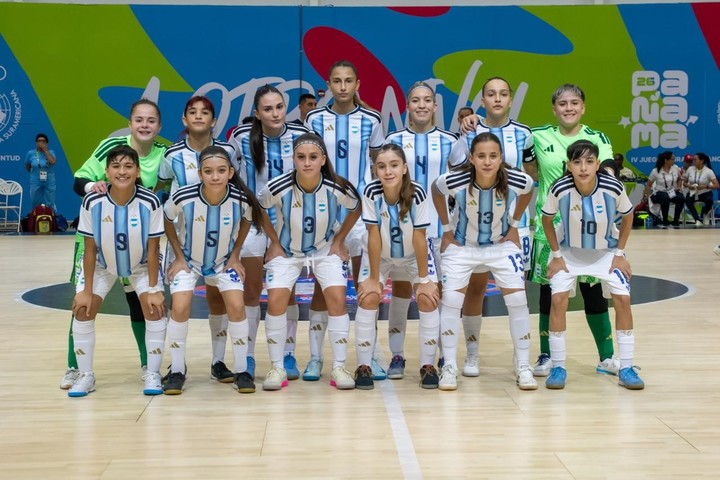 Las chicas campeonas.