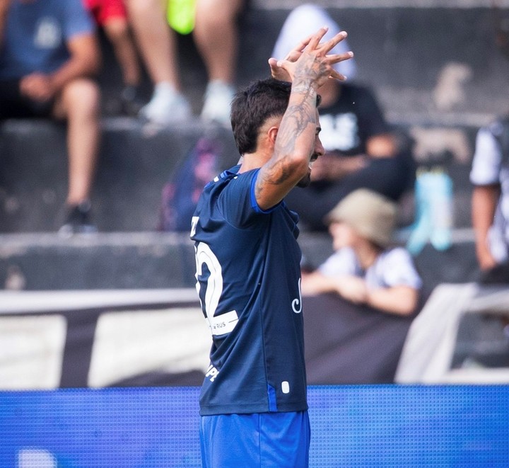 Lanzini convirtió el 2-0 del Fortín (Prensa Vélez)