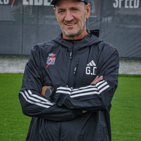 Riestra tiene DT: debuta por Sudamericana