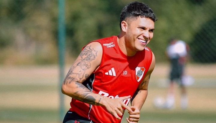 La sonrisa de Quintero en el Camp. Foto: prensa River.