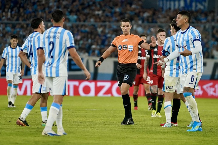 Rojo se va y Zunino observa (Maxi Faila)