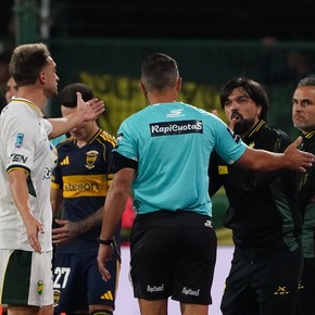 Video: el penal que quiso inventar Defensa y que generó la roja a Mariano Soso