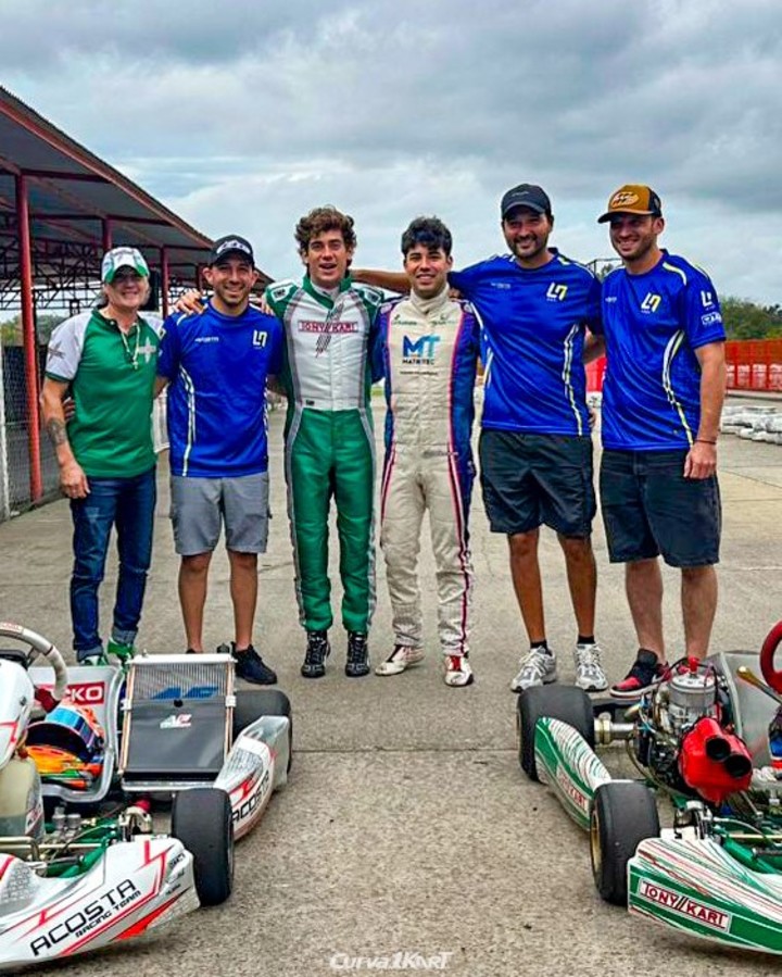 Franco Colapinto junto al Acosta Racing Team. (@curva1kart)