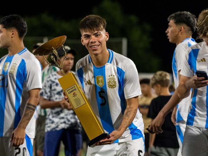 Santiago Espíndola, juvenil de River que fue campeón con la Selección en L'Alcudia (Prensa AFA).