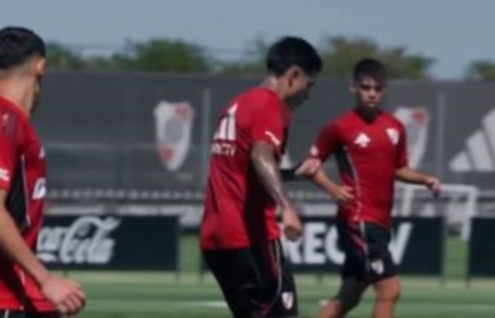 Santiago Espíndola entrenó con Primera en la recta final del ciclo Gallardo.