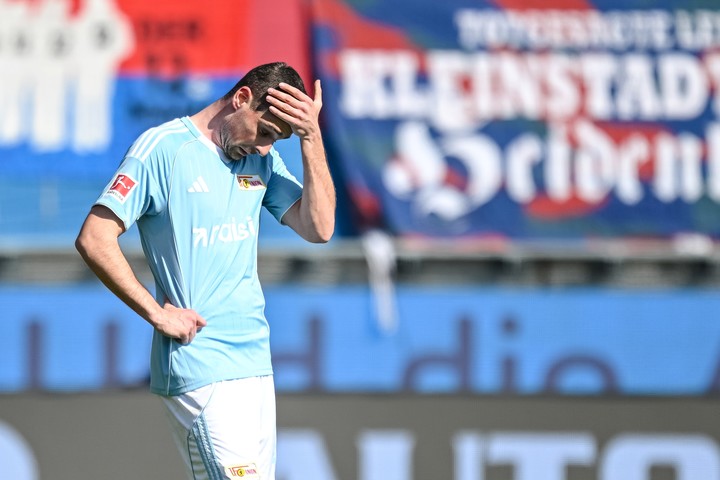 Unión Berlín volvió a perder en la mañana de este domingo (AP Photo).