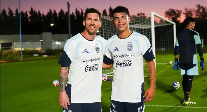 Messi junto a Espíndola (Instagram Santiago Espíndola).