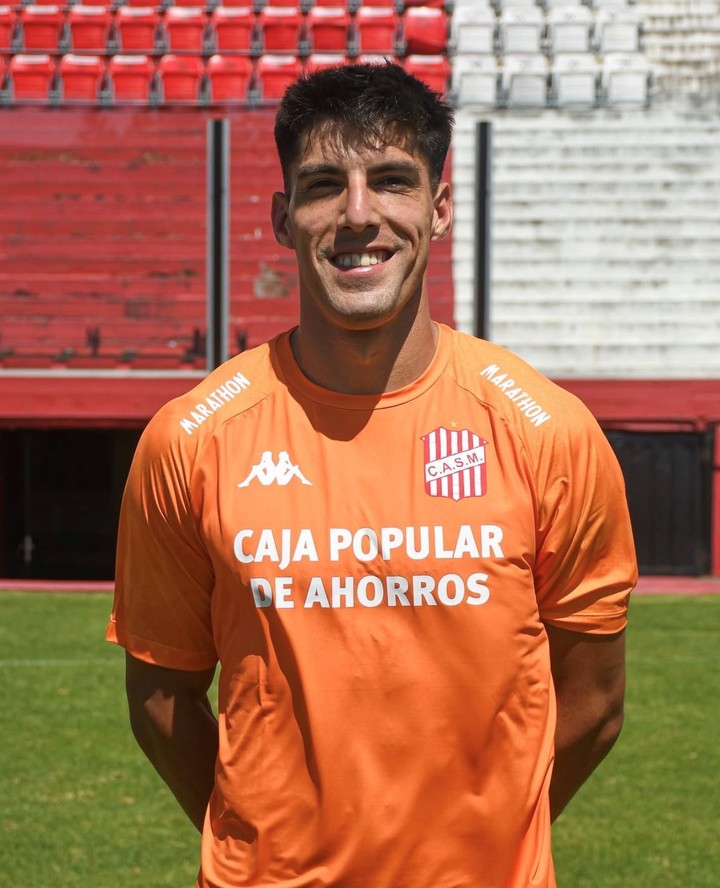 Nahuel Manganelli en su llegada a San Martín (T).