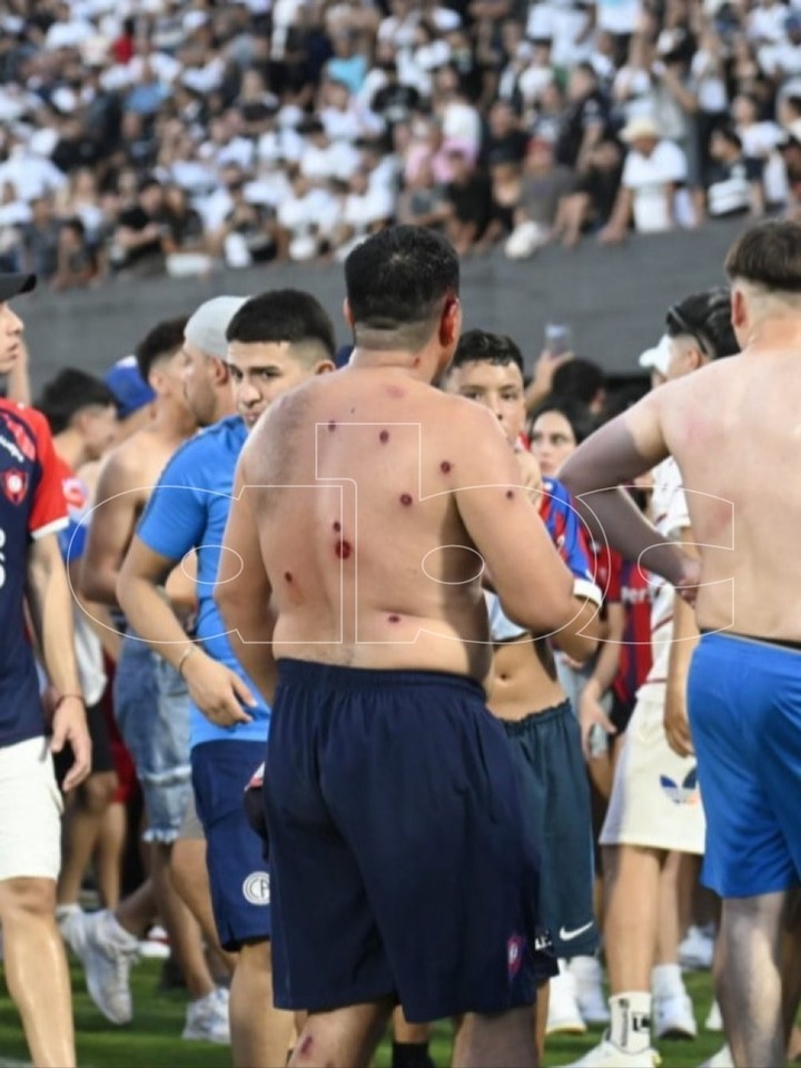 Caos en el clásico de Paraguay. (Foto: ABC digital)