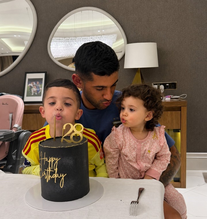 El Cuti Romero con sus hijos (Instagram).