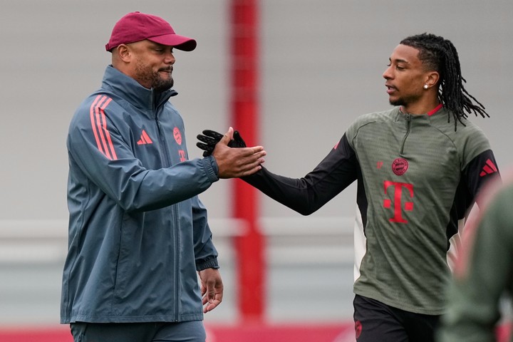 Kompany se mostró muy contento con el nivel de Olise (AP Photo).