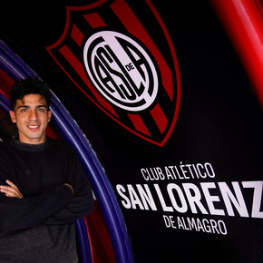 Alexis Cuello con Olé: la infancia en Dock Sud, su presente en el equipo de Álvarez y el día que vendió hamburguesas en la Libertadores 2014