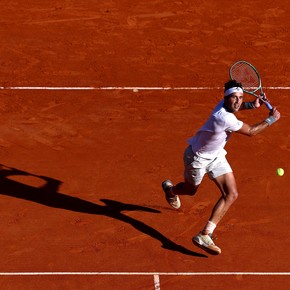 Tomás Etcheverry luchó pero cayó ante Alcaraz y se despidió de Montecarlo