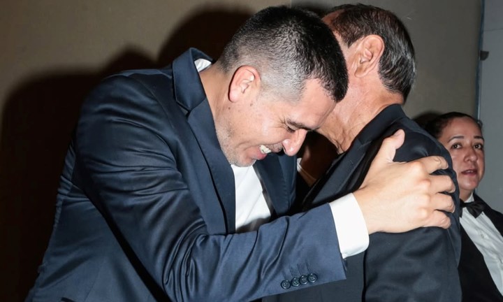 Riquelme y Ramón Díaz, en el sorteo de la Libertadores.