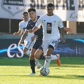 Riestra pegó primero y le gana a Independiente 