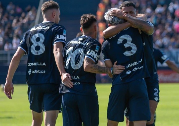 Independiente Rivadavia, líder absoulto del torneo.