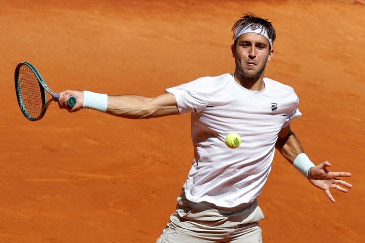 Tomás Etcheverry liderará por primera vez en su carrera el ranking ATP entre los argentinos. 
(EFE)