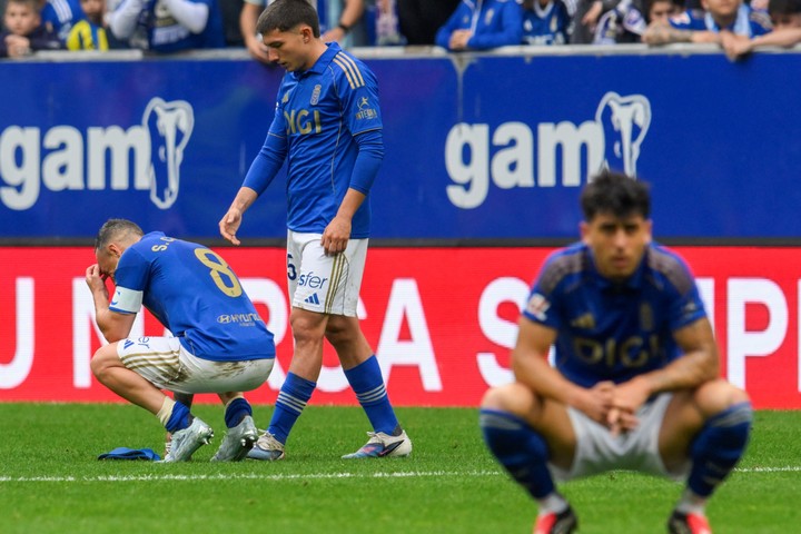 Real Oviedo, el más comprometido con el descenso. (EFE/ Eloy Alonso)