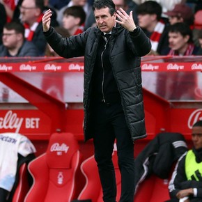 Qué dijo Unai Emery sobre la molestia que sufrió el Dibu Martínez 