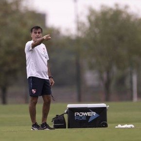 El equipo de Independiente para resurgir ante Racing, con cambios y vueltas