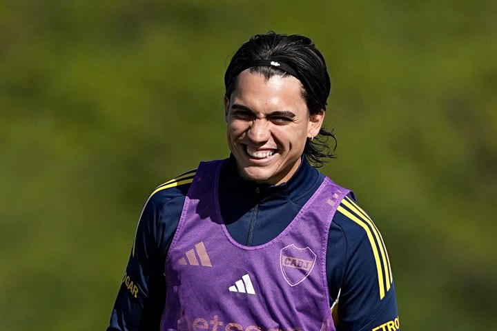 El Chango Zeballos, al banco (Prensa Boca).