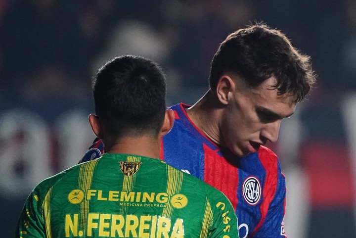 Auzmendi falló una clara en el primer tiempo (Fotos Emmanuel Fernández - FTP CLARIN).