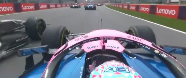 El momento exacto en el que Franco Colapinto realizó una gran largada y superó a Nico Hülkenberg en los primeros metros de la Sprint del GP de Canadá.