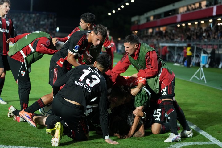 River, muy cerca de la clasificación (AP).