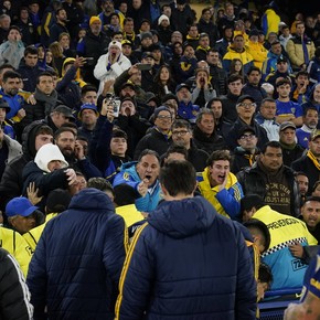 La Bombonera habló: "Que se vayan todos" y "la Comisión..."