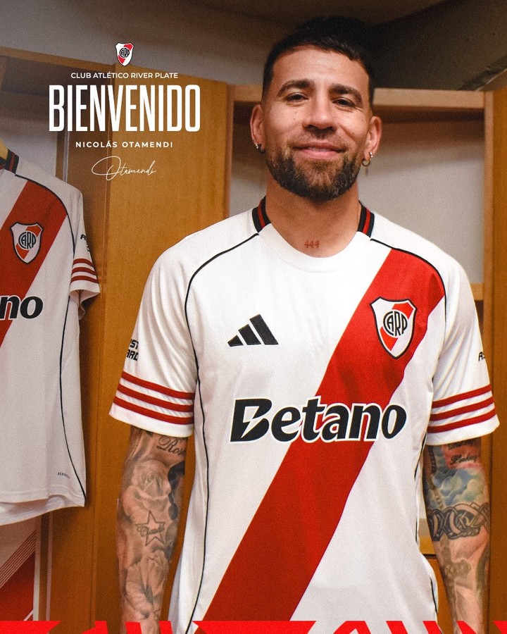 Nicolás Otamendi con la de River.