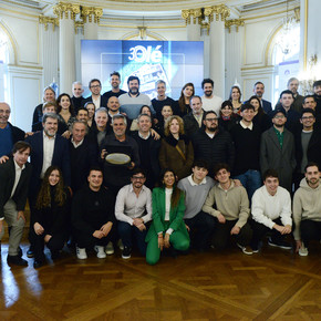 "Gracias", Olé en el reconocimiento de la Legislatura en el Salón Dorado
