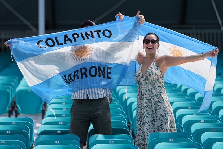 La hinchada argentina en Miami. (AP Photo/Rebecca Blackwell)