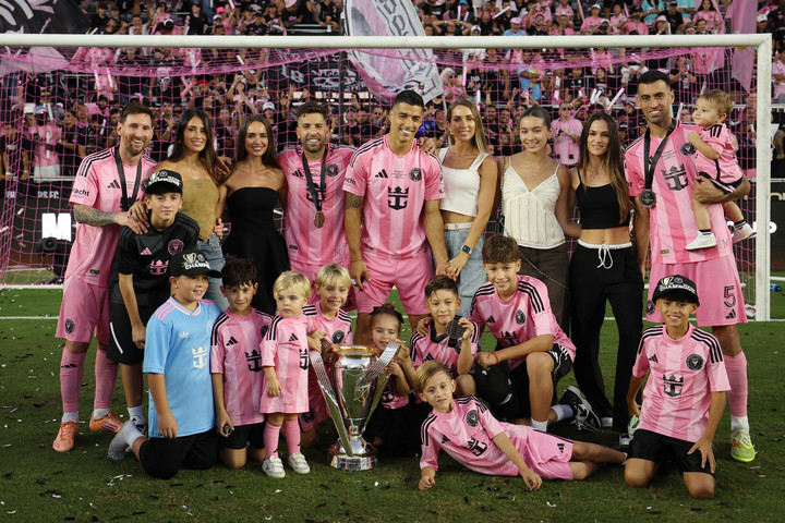 Junto a Jordi Alba, Luis Suárez, Sergio Busquets y sus familiares, con la MLS Cup 2025 