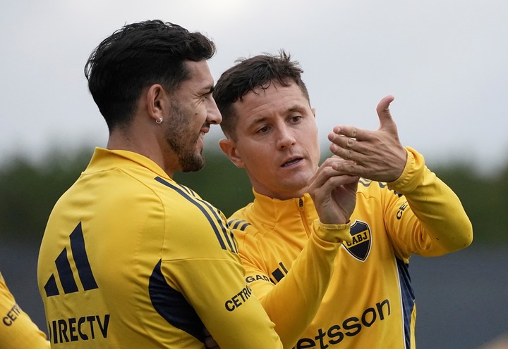 Leandro Paredes y Ander Herrera - 
Entrenamiento de Boca Juniors - 
Centro de Entrenamiento de Boca Juniors en Ezeiza - 
17 de marzo de 2026 -  
Foto: Javier Garcia Martino - Prensa CABJ -
