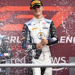 Nacho Montenegro ganó en Inglaterra en el GT World Challenge Europe